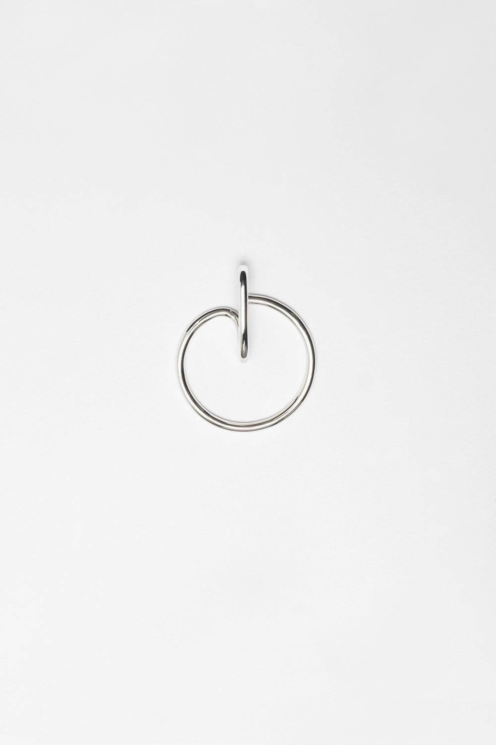 Polished wire earcuff. Silver jewelry handmade in Berlin.